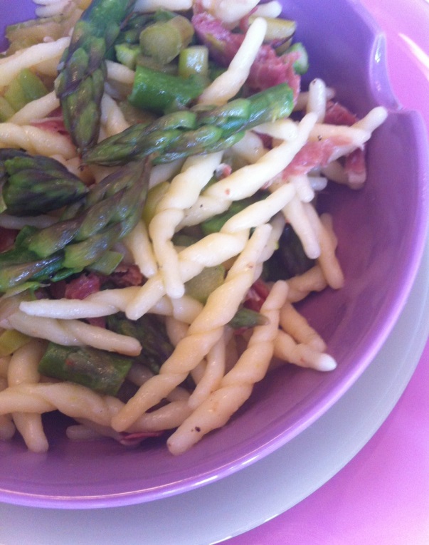 Trofie agli asparagi e prosciutto crudo