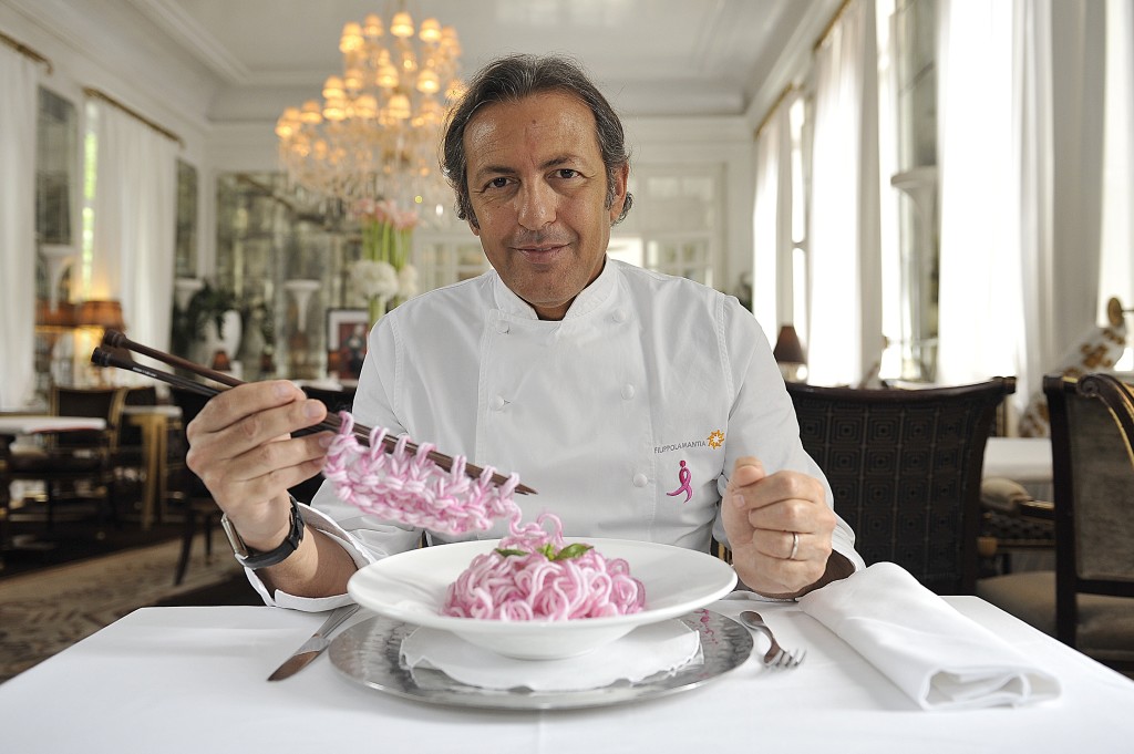 50 Vip tricottano per Perlana e Susan Komen