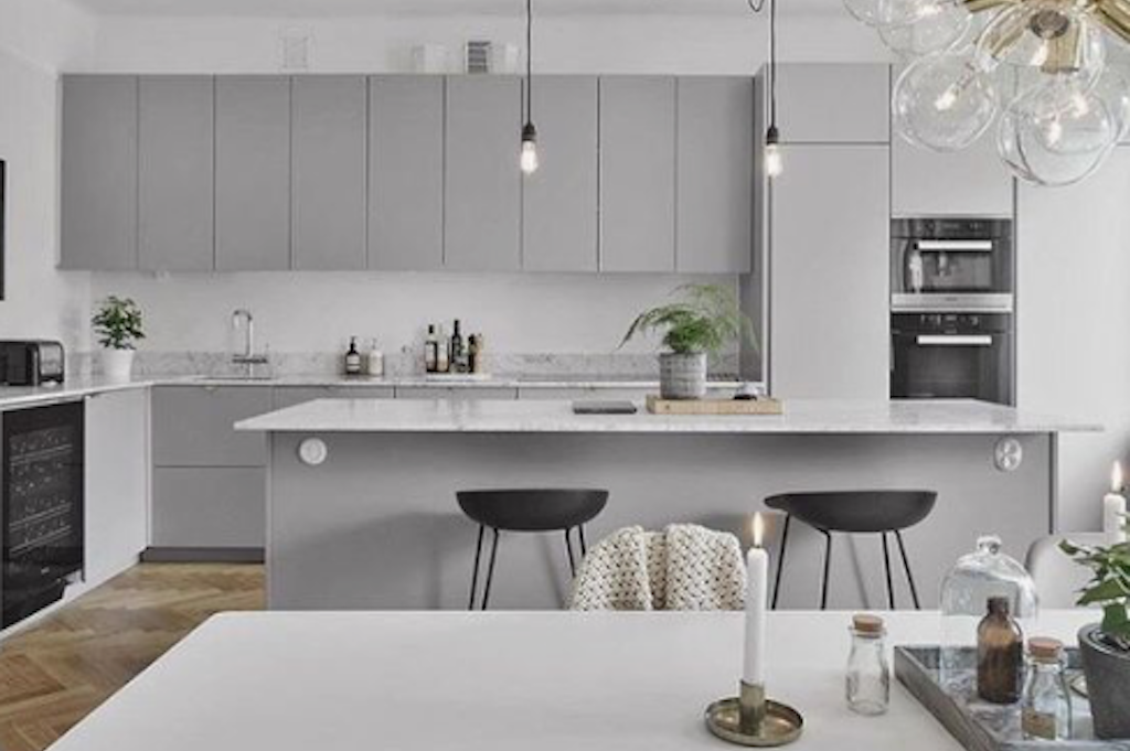 Materiali utili per la realizzazione del piano di lavoro in cucina Materiali utili per la realizzazione del piano di lavoro in cucina